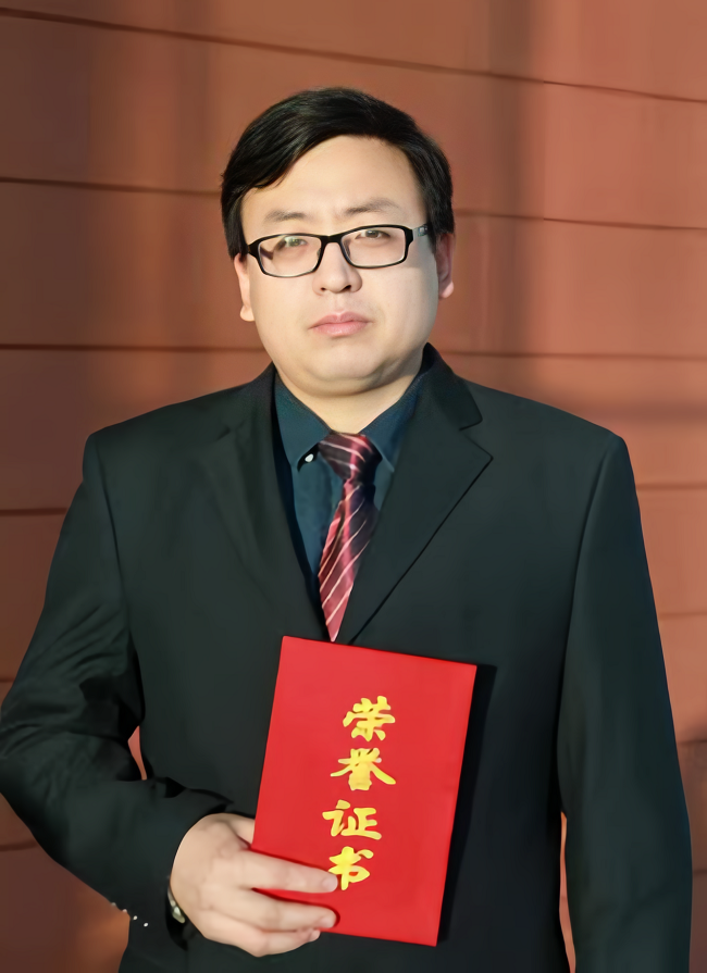 主题教育进行时 | “学思想、强党性、重实践、建新功”凯发K8新材故事系列展播（五）粉材工匠温余苗：善读“无字之书”